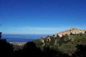 Xtrallusion photo gallery of Italy. Photos, pictures, images and photographs of the Italian Rivieras, the Italian Lakes, the Italian Alps, the Cinque Terre, the Amalfi coast and some of the most beautiful corners of Italy. Plus photos of Italian cities such as Pisa, Milan, Genoa and Rome.